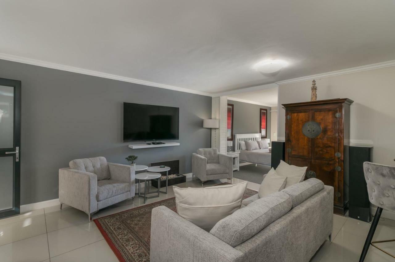 Blue Moon Apartments 克尼斯纳 外观 照片